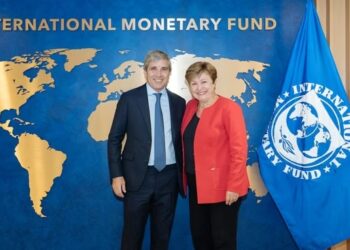 El FMI terminó la revisión y analiza un desembolso de US$900 millones