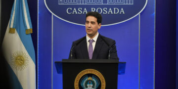El Gobierno evalúa pedir un waiver al FMI por la meta fiscal incumplida