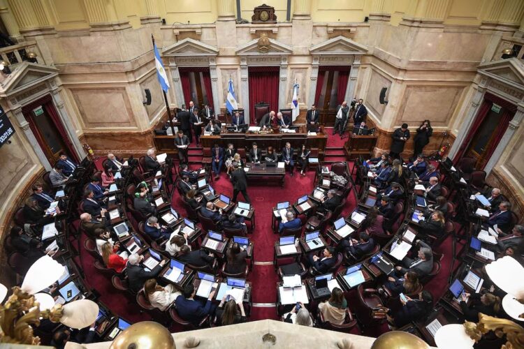El Senado aprobó la reforma de la Carta Orgánica del BCRA y el proyecto vuelve a Diputados El Senado aprobó el proyecto, pero las modificaciones obligan a una nueva revisión en Diputados.