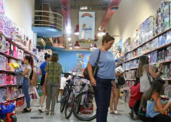 El consumo privado cayó 0,6% en agosto y sumó nueve meses en baja El consumo privado cayó 0,6% en agosto y sumó nueve meses en baja