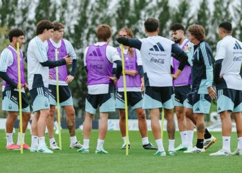 El laboratorio de Scaloni: las dos formaciones que probó para el amistoso en Córdoba