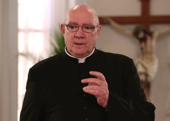 El sacerdote Carlos Miguel Buela falleció en 2023.