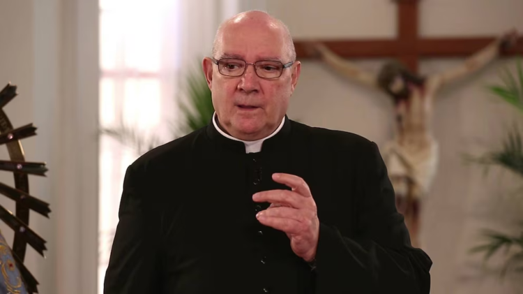 El sacerdote Carlos Miguel Buela falleció en 2023.