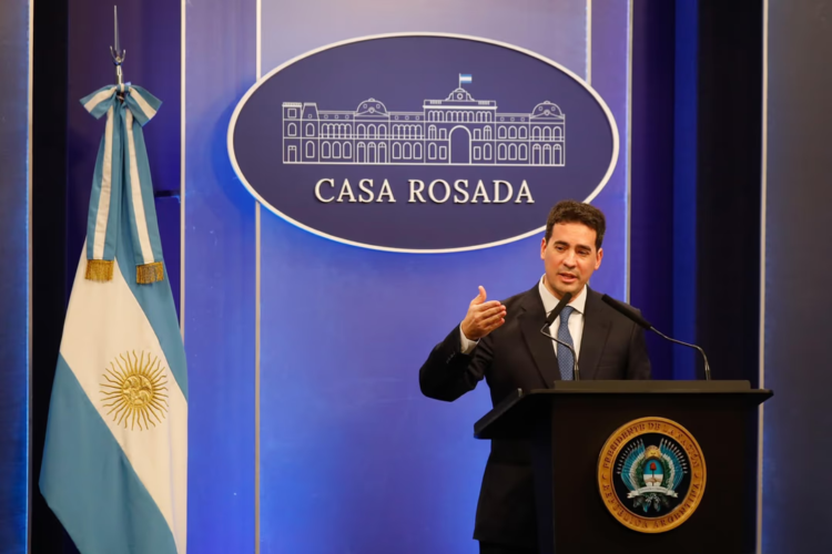 Ravier admitió que las cifras mencionadas por Milei incluyen a extranjeros inadmitidos El vocero presidencial, Adrián Ravier.