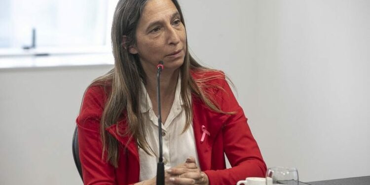"Los perros potencialmente peligrosos no existen, sino los tutores" La presidenta del CMV de Córdoba, Natalia Elstner, se mostró a favor de la tutoría responsable, antes de la prohibición.