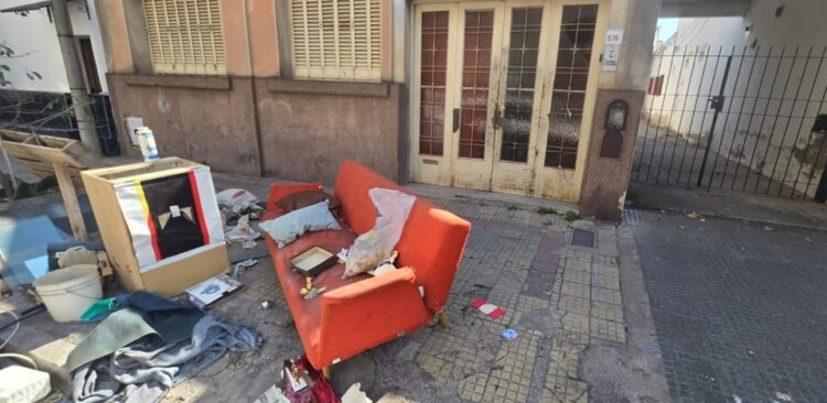 Empiezan a retirar pertenencias de la vivienda de Barrelier La justicia concentró gran parte de la investigación en la casa de barrio Cofico.
