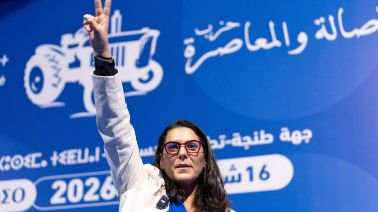 El Mansouri es la segunda mujer en encabezar un gobierno en el mundo árabe.