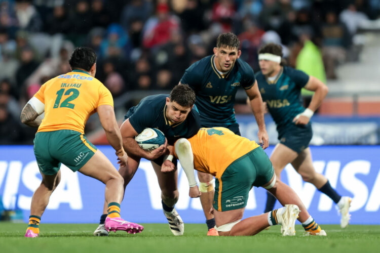 Felipe Contepomi rescató el compromiso del equipo tras el empate con Australia Argentina cerró la ventana con dos derrotas y un empate.