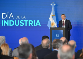 Fuertes cruces de la UIA con el Gobierno en el Día de la Industria
