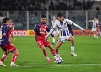 Giovanni Baroni estará disponible para jugar el clásico con Talleres