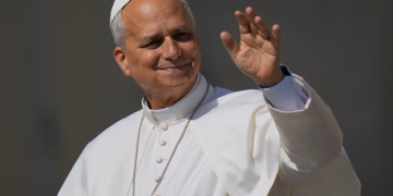 Gremios y pymes preparan un informe de la crisis social para el Papa León XIV