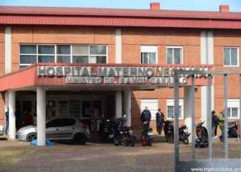 Un bebé está en estado crítico por graves lesiones y sus padres fueron imputados Hospital Materno Neonatal.