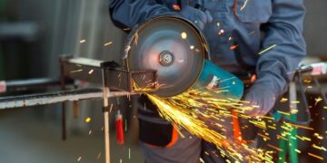 Industriales pymes denuncian subas de hasta 300% en el costo de la energía Industriales pymes denuncian subas de hasta 300% en el costo de la energía