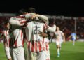 Instituto asume la presión de un clásico para argumentar la cima