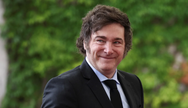 Milei inicia su visita a París y desde allí expondrá en el Coloquio de IDEA Javier Milei.