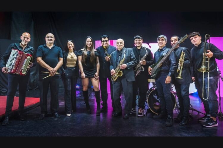 La familia Arias, cuatro generaciones vinculadas a la historia de la orquesta. Foto: prensa.