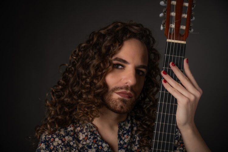 La Ferni regresa a Córdoba para presentar su primer disco solista La Ferni traerá a la ciudad Mirarse en otros ojos, el disco que fue nominado a Mejor Álbum Artista de Folklore en los Premios Carlos Gardel 2026, donde también estuvo nominada como Mejor Nuevo Artista. Foto: Gentileza prensa La Ferni.