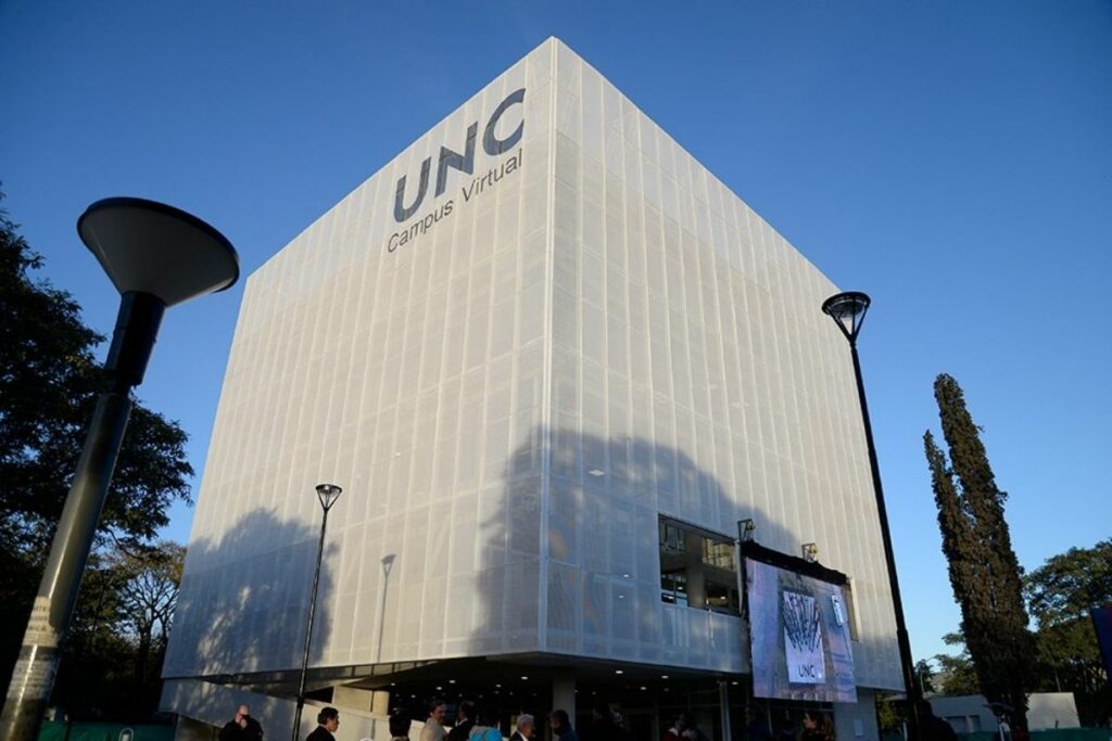 Programa Abanderados del Futuro: la UNC abrió la convocatoria para estudiantes de escuelas públicas de Córdoba.