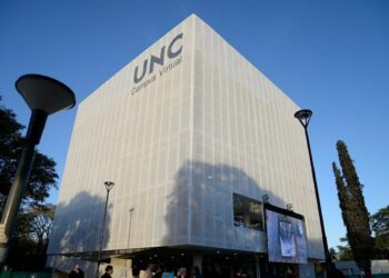 Programa Abanderados del Futuro: la UNC abrió la convocatoria para estudiantes de escuelas públicas de Córdoba.