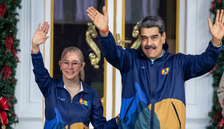La esposa de Maduro pidió arresto domiciliario por razones de salud Flores y Maduro están detenidos en Estados Unidos desde el 3 de enero de 2026, acusados de narcotráfico, lavado de dinero y corrupción.