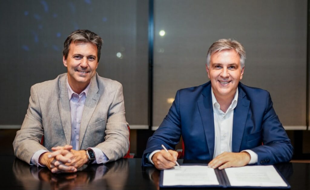 Llaryora envió a la Legislatura un nuevo régimen para atraer inversiones y empleo La iniciativa reúne en un régimen único los incentivos para nuevas industrias y para empresas que amplíen o modernicen su producción en Córdoba.