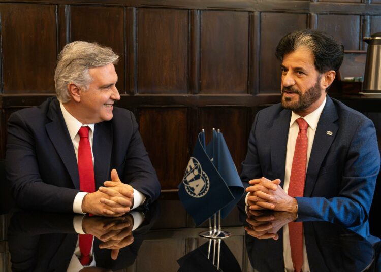 El gobernador se reunió en Buenos Aires con Mohammed Ben Sulayem, presidente de la FIA.