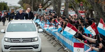 Llaryora presidió las celebraciones por el 114° aniversario de Almafuerte y realizó anuncios para la localidad. Foto: Prensa Gobierno de Córdoba.
