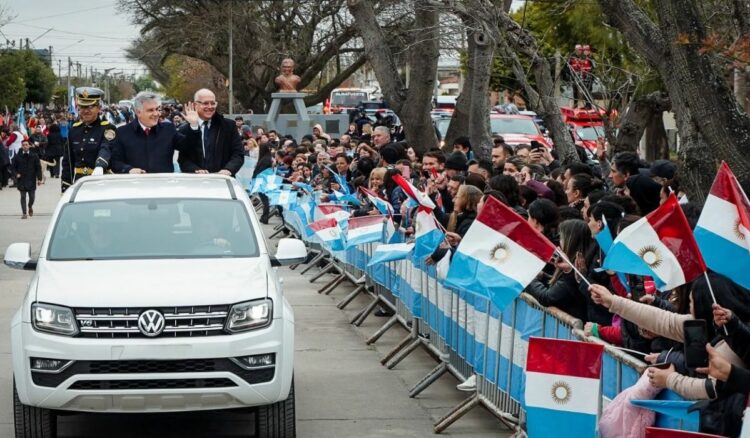 Llaryora presidió las celebraciones por el 114° aniversario de Almafuerte y realizó anuncios para la localidad. Foto: Prensa Gobierno de Córdoba.