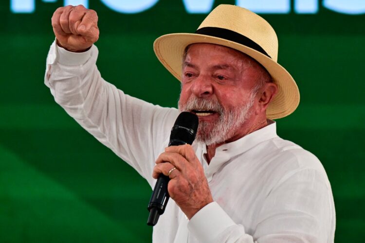 A semanas de las elecciones, Lula da Silva cuestionó la desinformación y apuntó contra la influencia de Trump en la política regional.