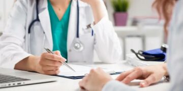 Más de 1,2 millones de personas habrían perdido cobertura médica privada