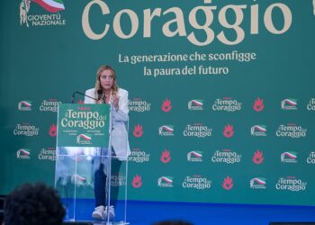 Meloni anunció que limitará la cantidad de alumnos extranjeros en las aulas