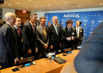 Milei estuvo con Trump en la cumbre por el Escudo de las Américas