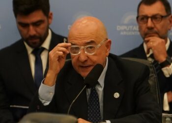 Ordenan investigar a Lugones y al jefe del Pami por incumplir fallos judiciales