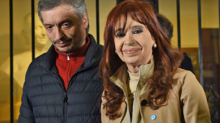 Máximo Kirchner y la ex presidenta Cristina Fernández de Kirchner.