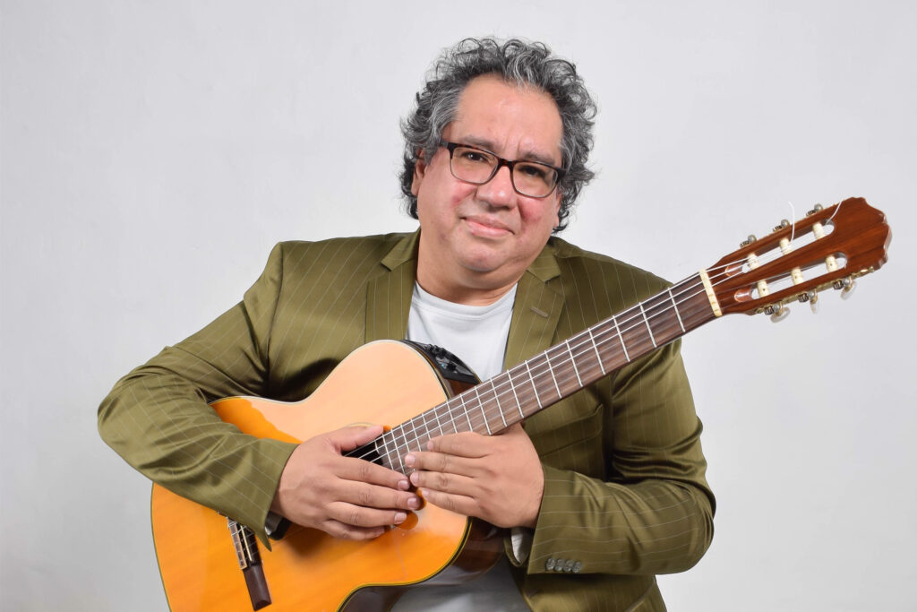 Pablo Lozano lleva su folklore al Teatro Real Pablo Lozano lleva su folklore al Teatro Real