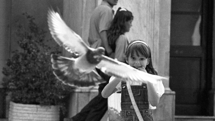 La Córdoba del Gato Ludueña, en 40 años de fotos La curaduría de Susana Pérez organiza ese material y establece relaciones entre fotografías de procedencias y momentos diferentes. Foto: Carlos "Gato" Ludueña.