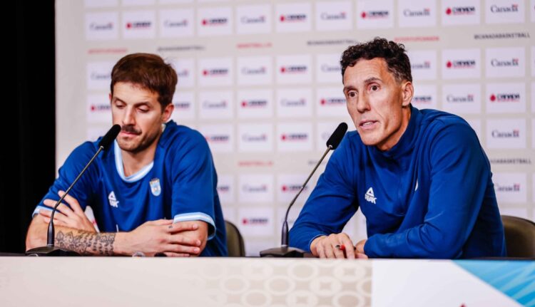Prigioni habló tras la derrota con Canadá: “Es algo que nos tiene que servir” Nicolás Laprovíttola y Pablo Prigioni.