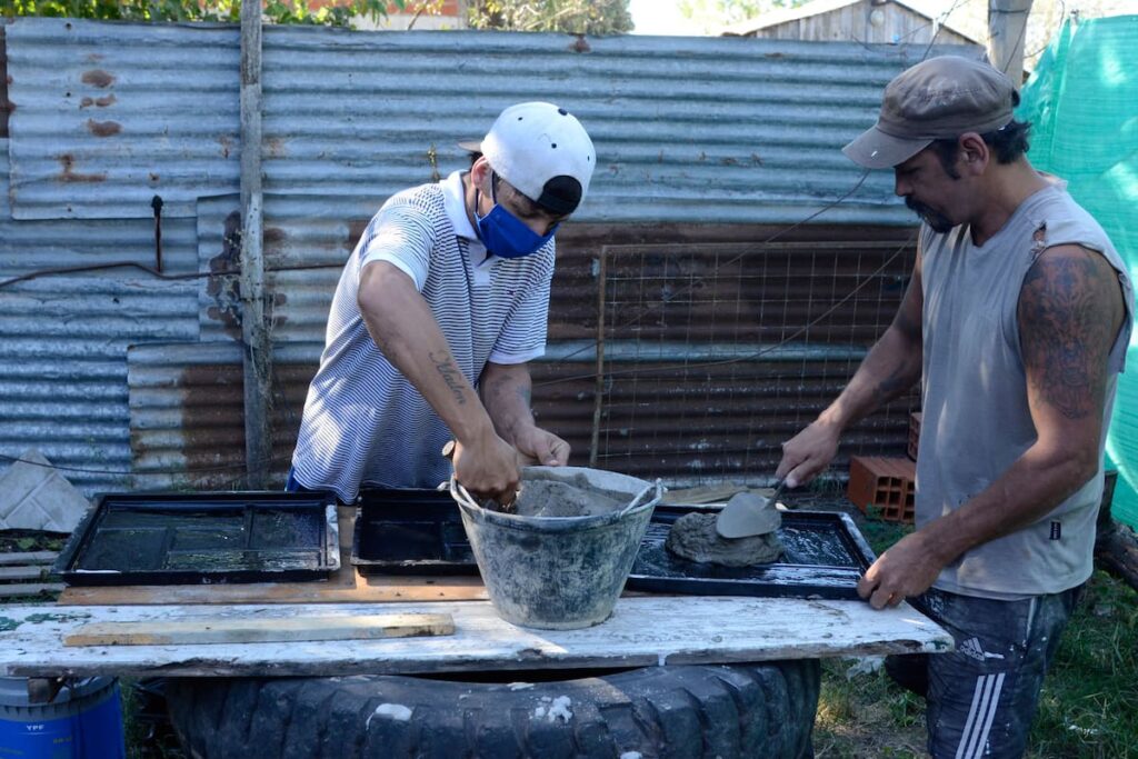 El empleo que más creció paga menos de la mitad que un puesto en blanco