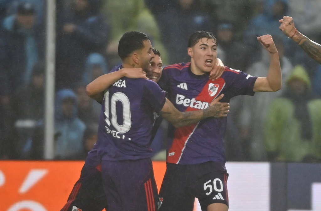 River le ganó 2-1 a un Atlético Tucumán por la novena fecha River va por su tercer triunfo consecutivo.