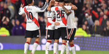 River le gana a Atlético Tucumán al entretiempo por la novena fecha River va por su tercer triunfo consecutivo.