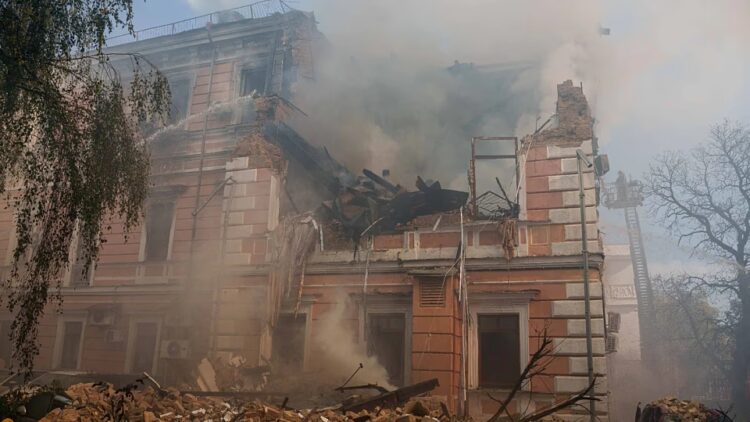 El ataque contra la institución científica ocurrió en una jornada marcada por nuevos bombardeos cruzados entre Moscú y Kiev.