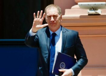 Santilli se reúne con siete gobernadores para negociar apoyos