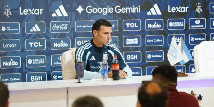 Scaloni en conferencia: “las ganas de seguir”, el capitán post Messi y el recambio