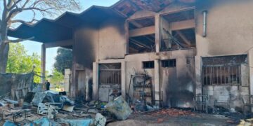 Se incendió un galpón donde vivían varias familias
