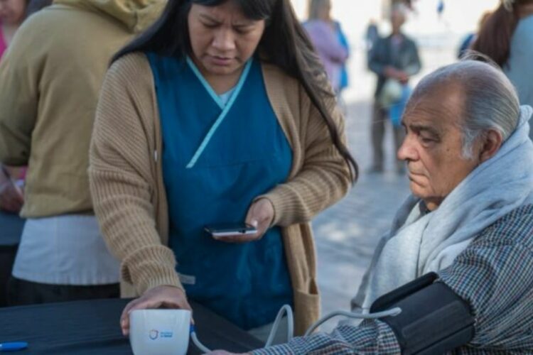 Semana del Corazón: dónde habrá controles cardiovasculares gratis Semana del Corazón controles cardiovasculares gratuitos. Las jornadas se realizarán en Mercado Norte, Medicina Preventiva, Plaza San Martín, Hospital Príncipe de Asturias, CPC Ruta 20, y CPC San Vicente.