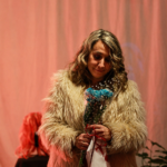 “Uy. Este personaje soy yo”: mirarse en el escenario de Showcera