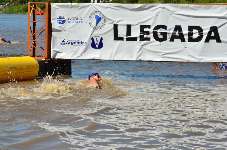 Tiene 16 años, es cordobés y competirá en el Mundial Juvenil: “Busco meterme en el top 10” Thiago Pizzini Paz durante el torneo clasificatorio nacional que se disputó en febrero, donde selló su plaza para representar al país en el Mundial de aguas abiertas.