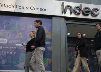 Trabajadores del Indec cruzaron a Milei por cuestionar los indicadores económicos