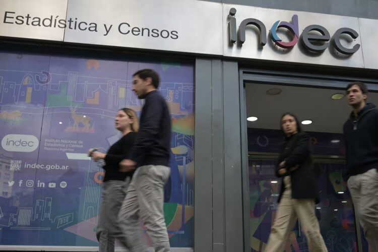 Trabajadores del organismo respondieron a las críticas del Presidente.
