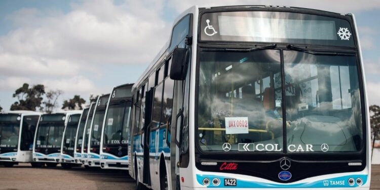 Los trabajadores del transporte urbano de Córdoba verán reflejado el aumento paritario en sus haberes de septiembre.
